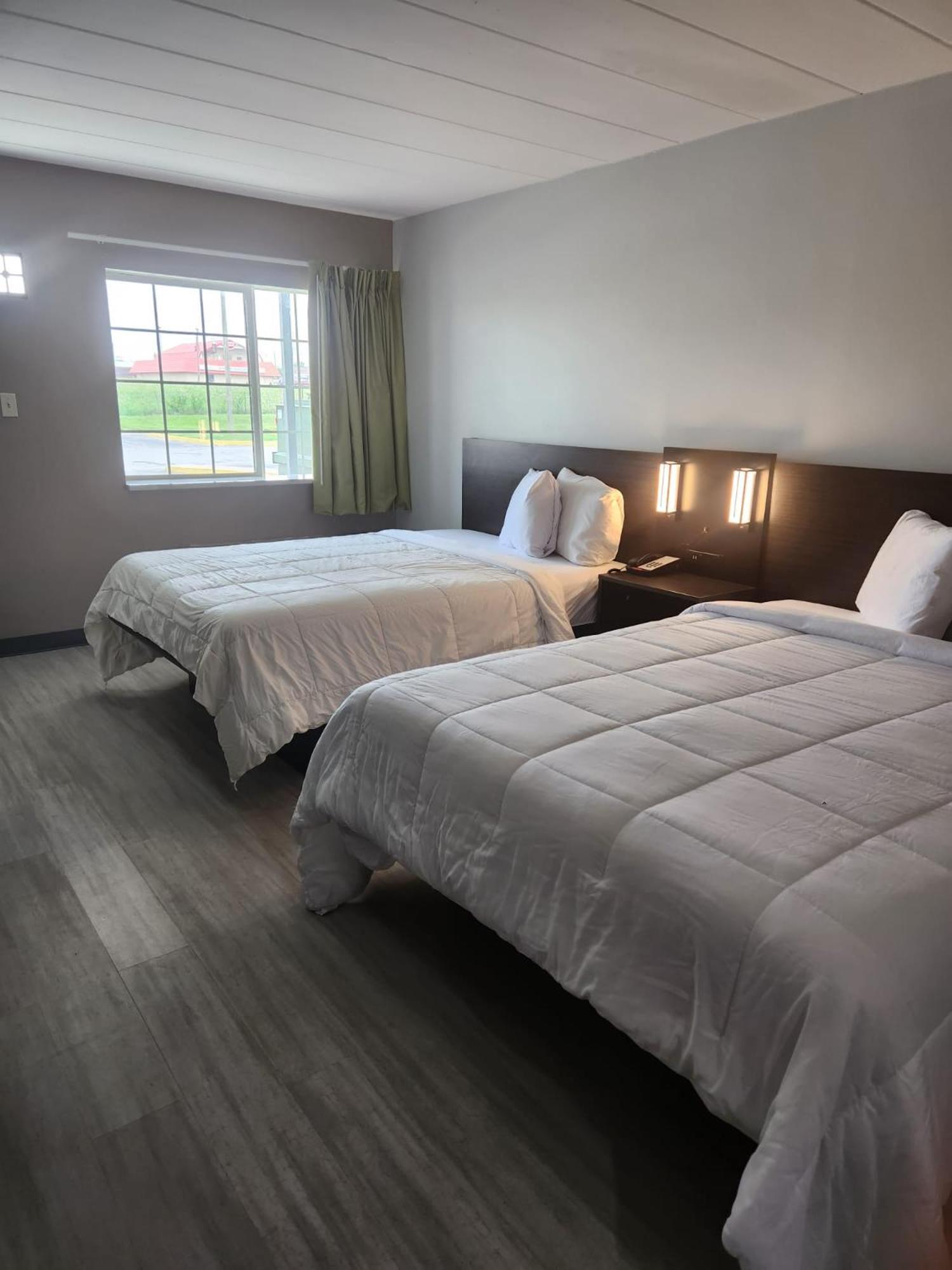 Royal Inn Hotel インディアナポリス エクステリア 写真